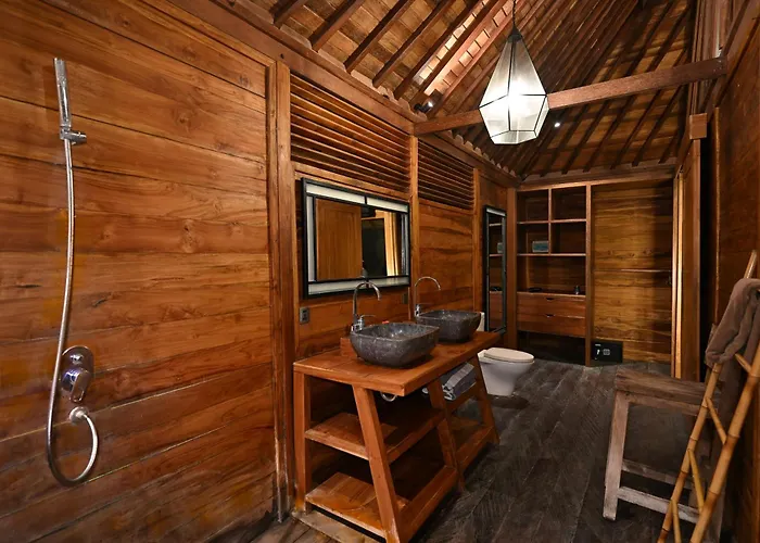 Alojamento de Acomodação e Pequeno-almoço Wooden Paradise Canggu